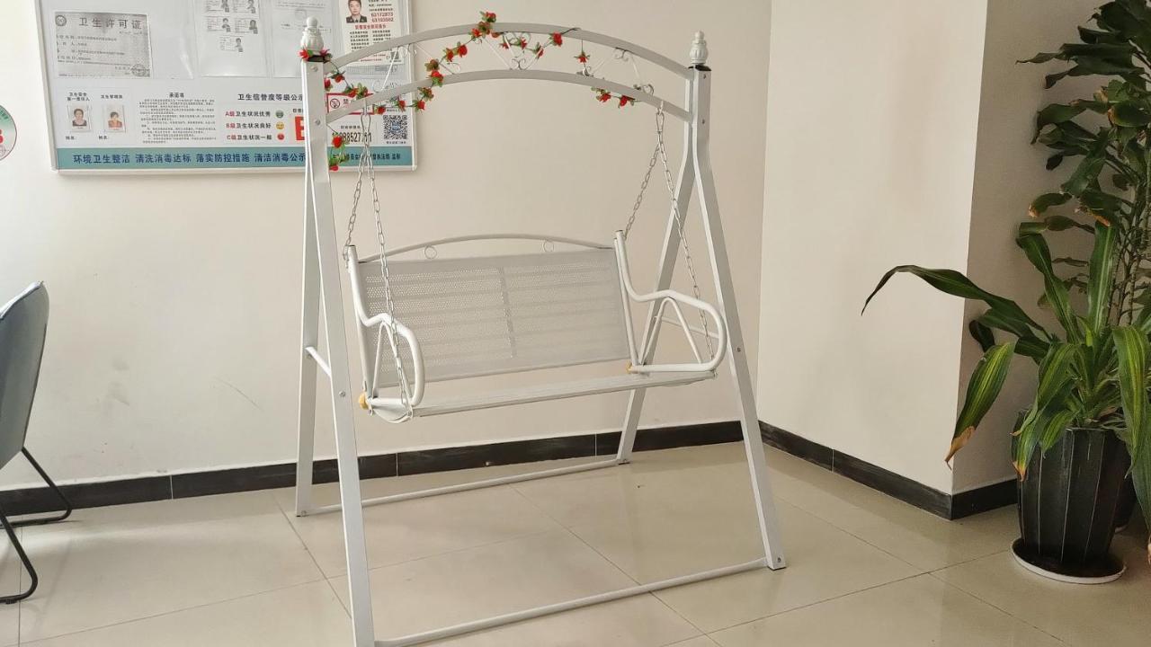 Ha Luo Hotel Кунмин Екстериор снимка