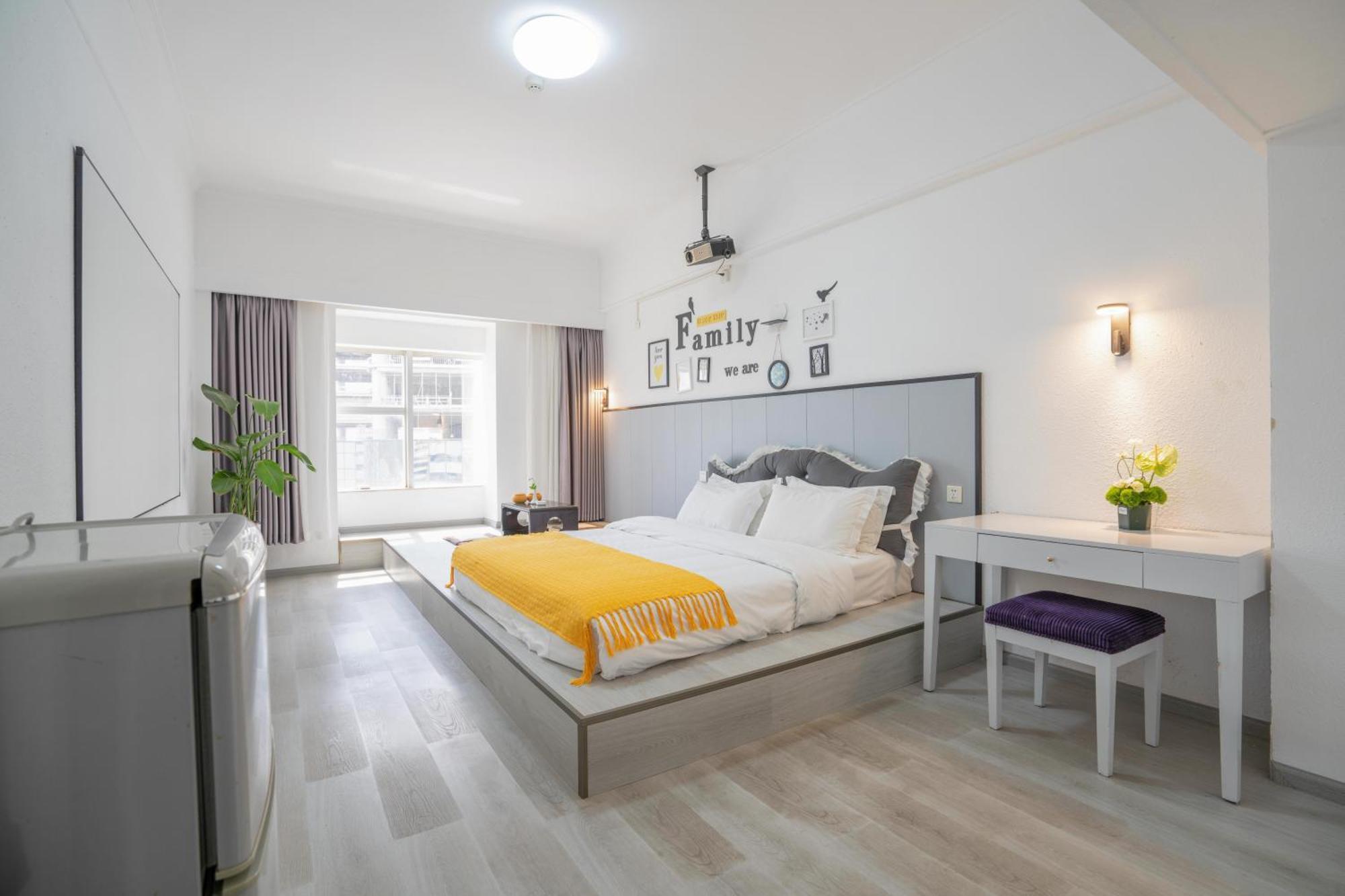 Ha Luo Hotel Кунмин Екстериор снимка