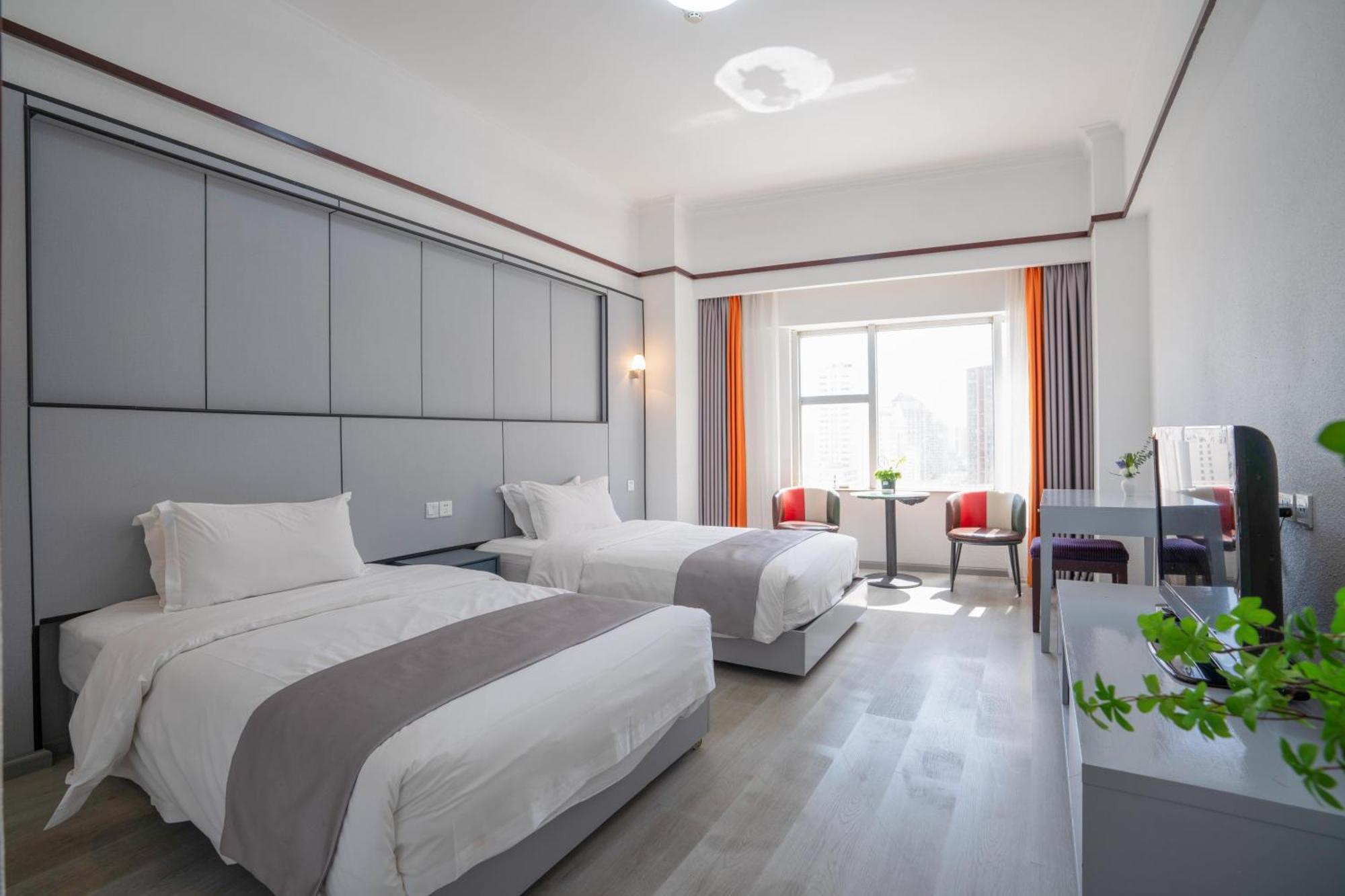 Ha Luo Hotel Кунмин Екстериор снимка
